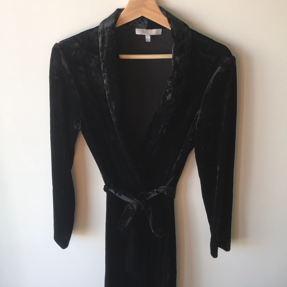 NWOT Rare Black Full Length Long Velvet Felt Robe Shacket Jacket with Tie